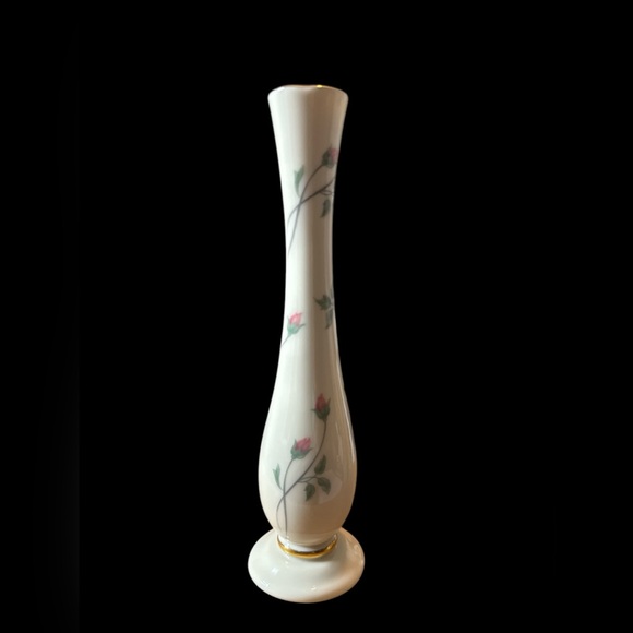 Lenox Rose Manor Bud Vase with Gold Trim and Floral Design. (4-M) - Picture 1 of 4
